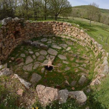 FONNI: TEMPIO CIRCOLARE DEL SANTUARIO NURAGICO DI GREMANU