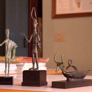 La storia delle indagini che portarono al recupero di questo eccezionale campionario di opere d’arte, tra cui le tre sculture nuragiche