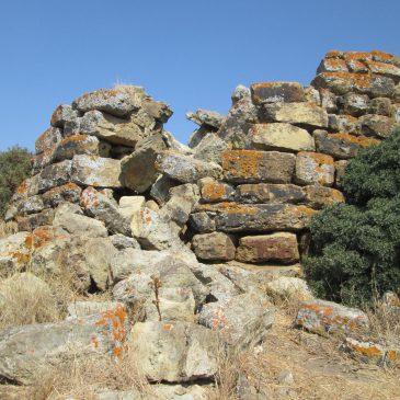 I nuraghe e le domus de janas, povere vittime dell’ignoranza