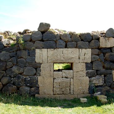 THARROS. UNA  “POSTIERLA”, ma anche una città, DI DUBBIA CRONOLOGIA