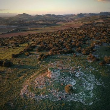 Nuraghe Su Nuraxi a Samatzai e Tomba di giganti Inguttosu Mannu a Donori