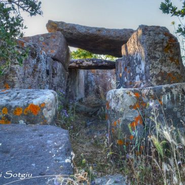 : Tombe di Giganti di Appiu e Laccaneddu – VILLANOVA MONTELEONE